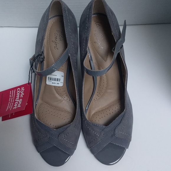 ๐ Grey open toe shoes by dexflex comfort๐๐ ๐๐
